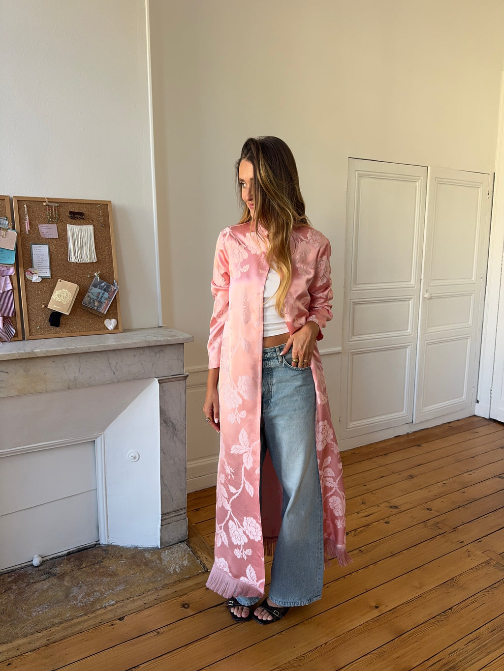 Veste longue upcyclée satinée rose et franges - S