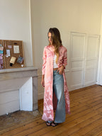 Veste longue upcyclée satinée rose et franges - S