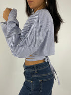 Chemise upcyclée cache-cœur à rayures bleues