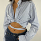 Chemise upcyclée dos nu à rayures bleues