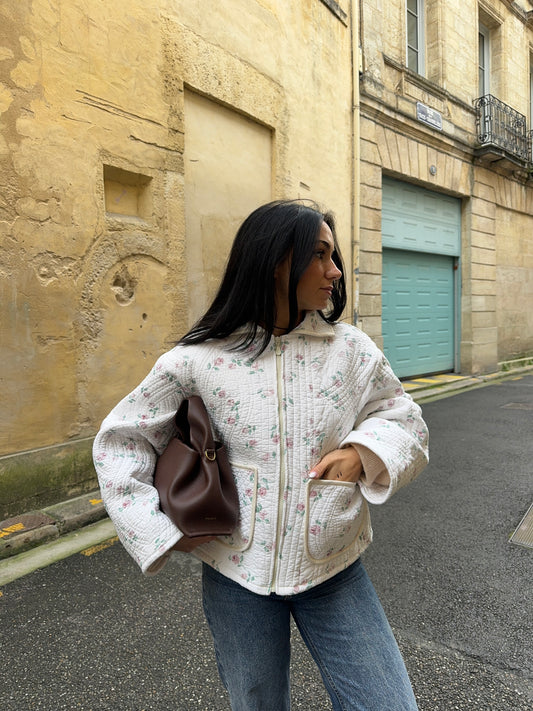 Veste upcyclée matelassée blanche à fleurs