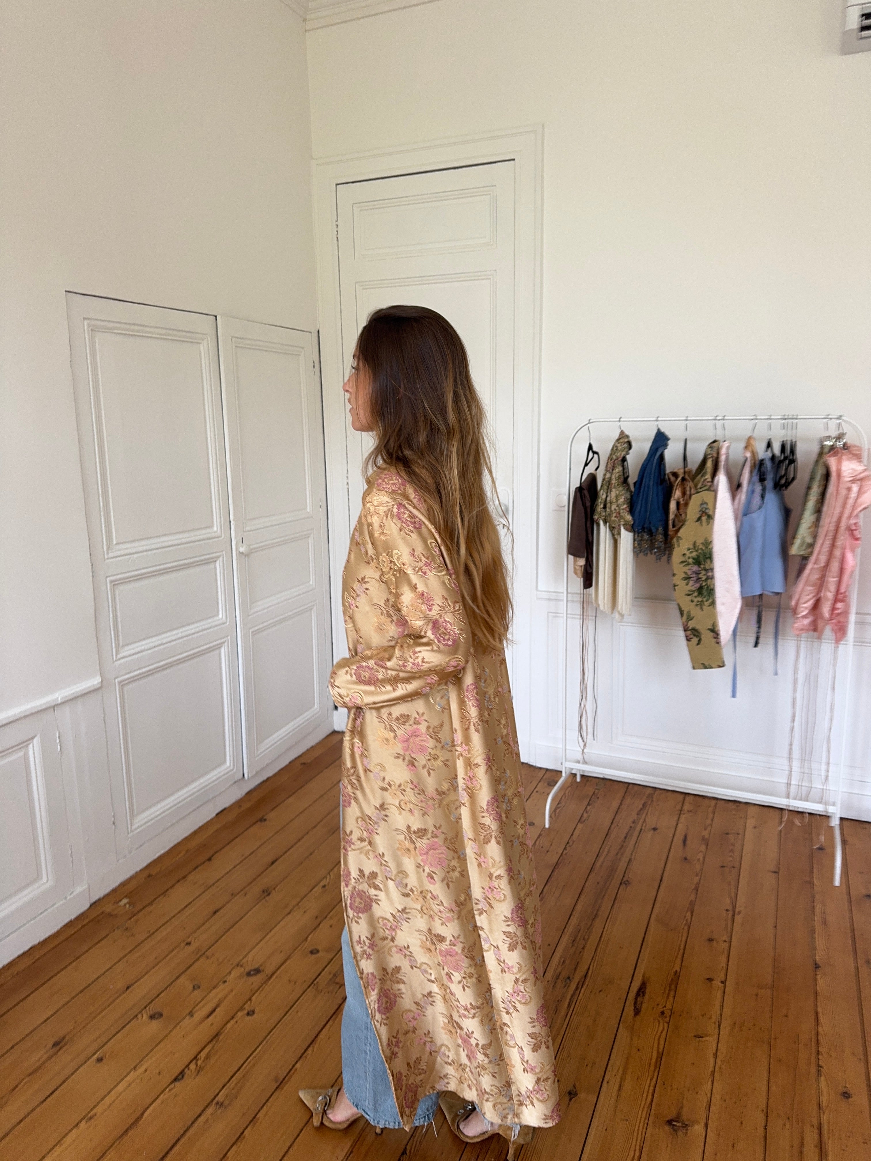 Veste longue upcyclée satinée dorée - S