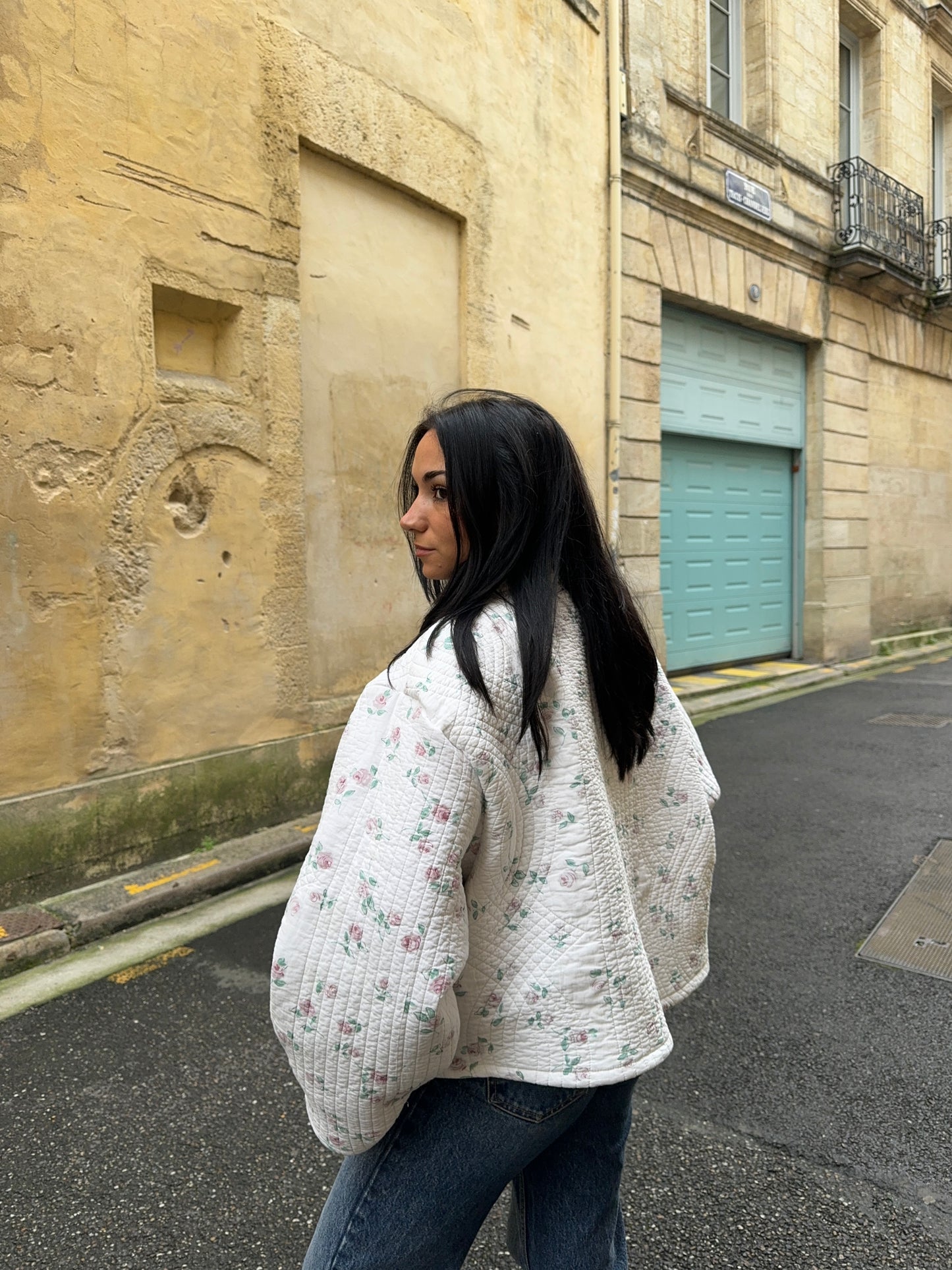 Veste upcyclée matelassée blanche à fleurs