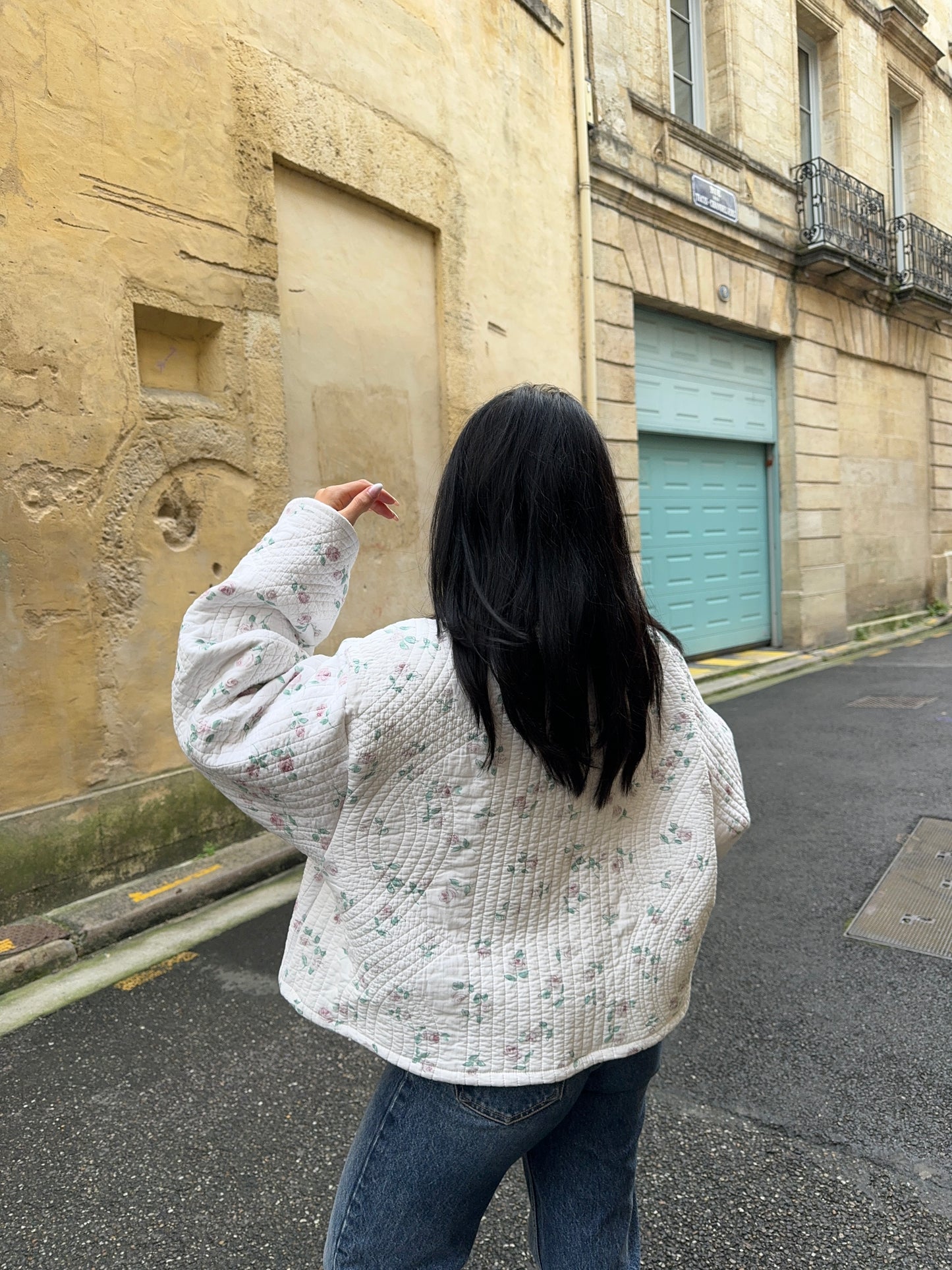 Veste upcyclée matelassée blanche à fleurs