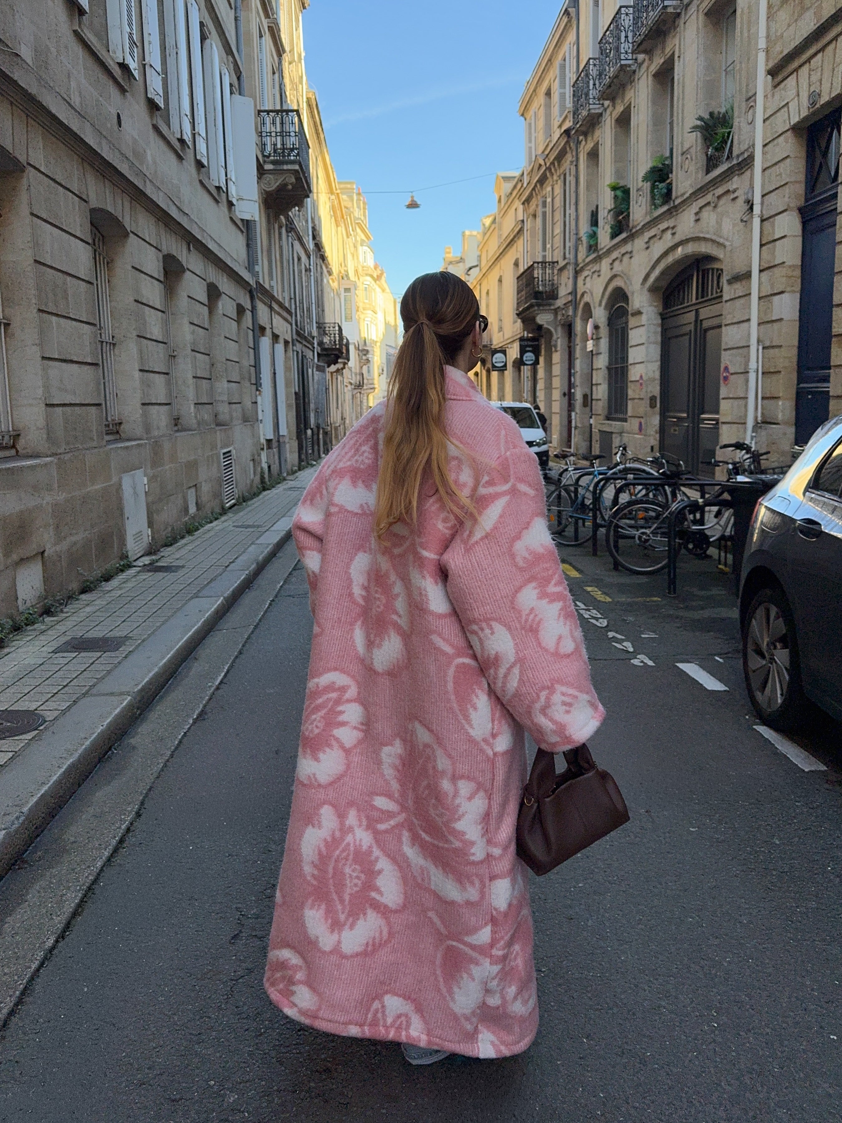 Manteau long upcyclé laine rose à motifs vintage