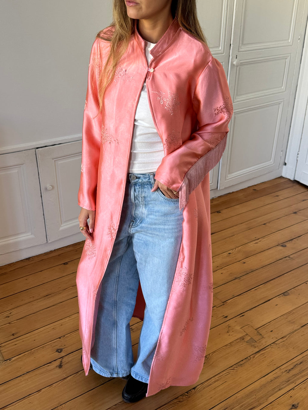 Veste longue upcyclée satinée rose et franges - S/M