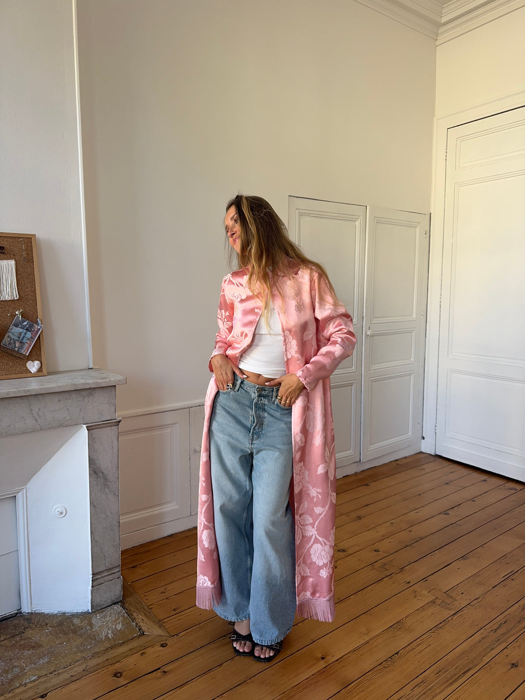 Veste longue upcyclée satinée rose et franges - S
