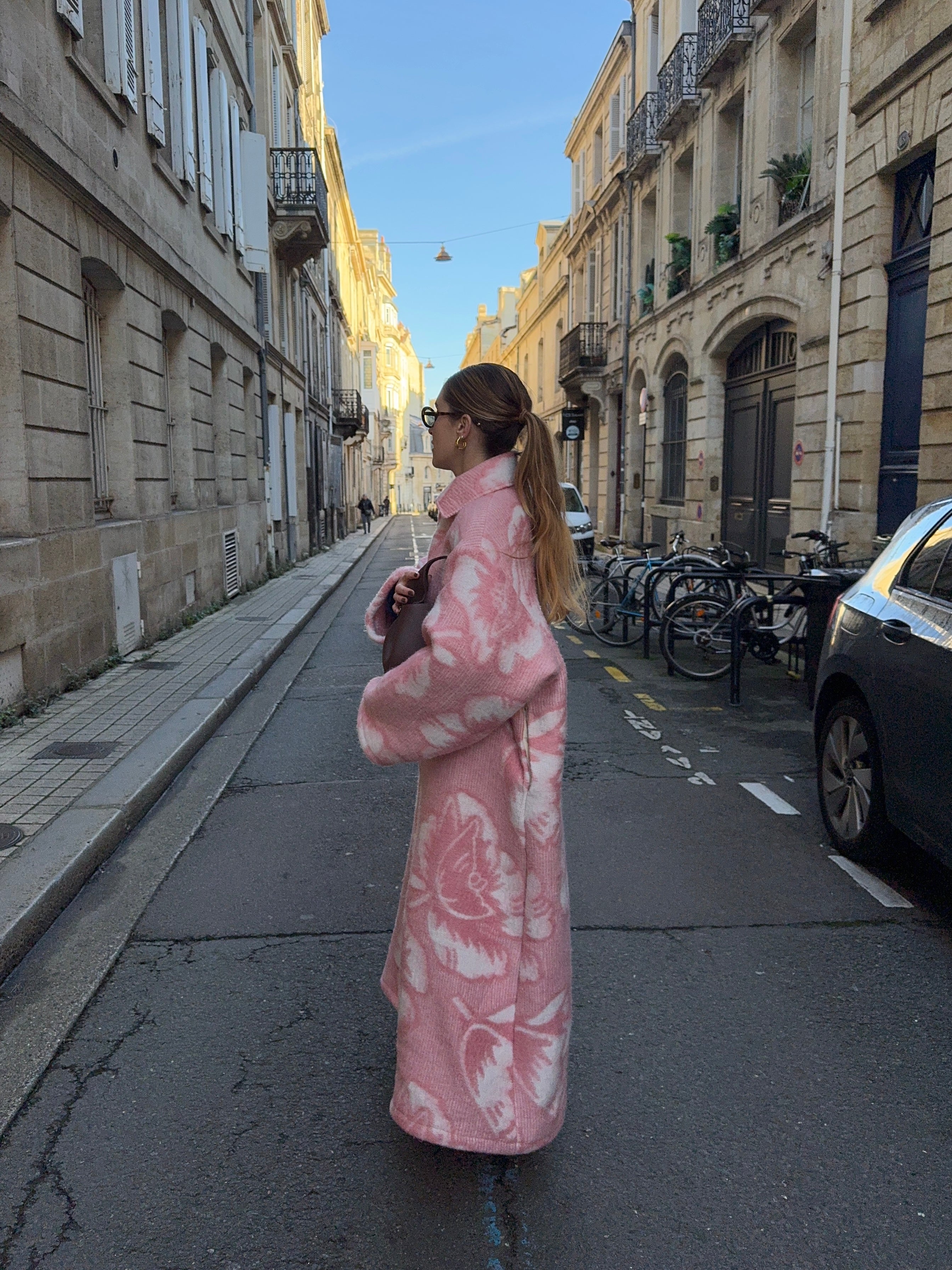 Manteau long upcyclé laine rose à motifs vintage