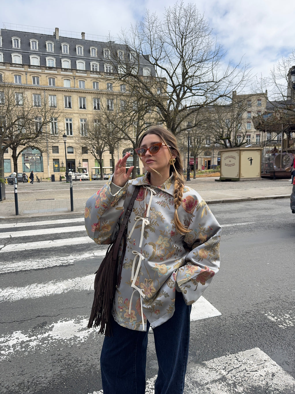 Veste upcyclée bleu-vert satiné à motifs vintage