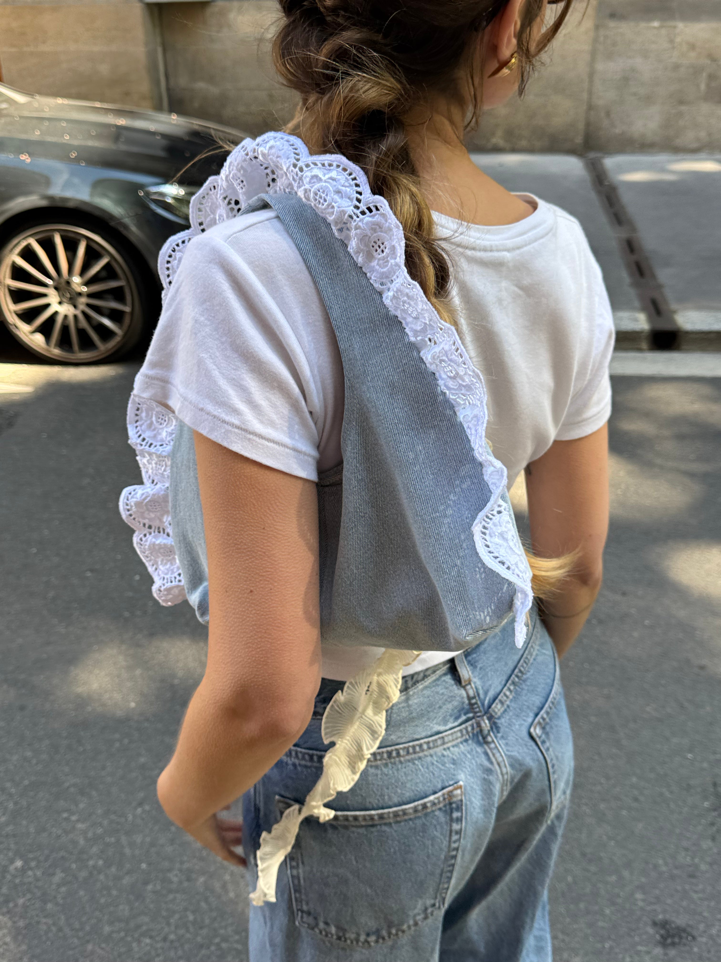 Sac upcyclé denim clair et dentelle vintage - petit