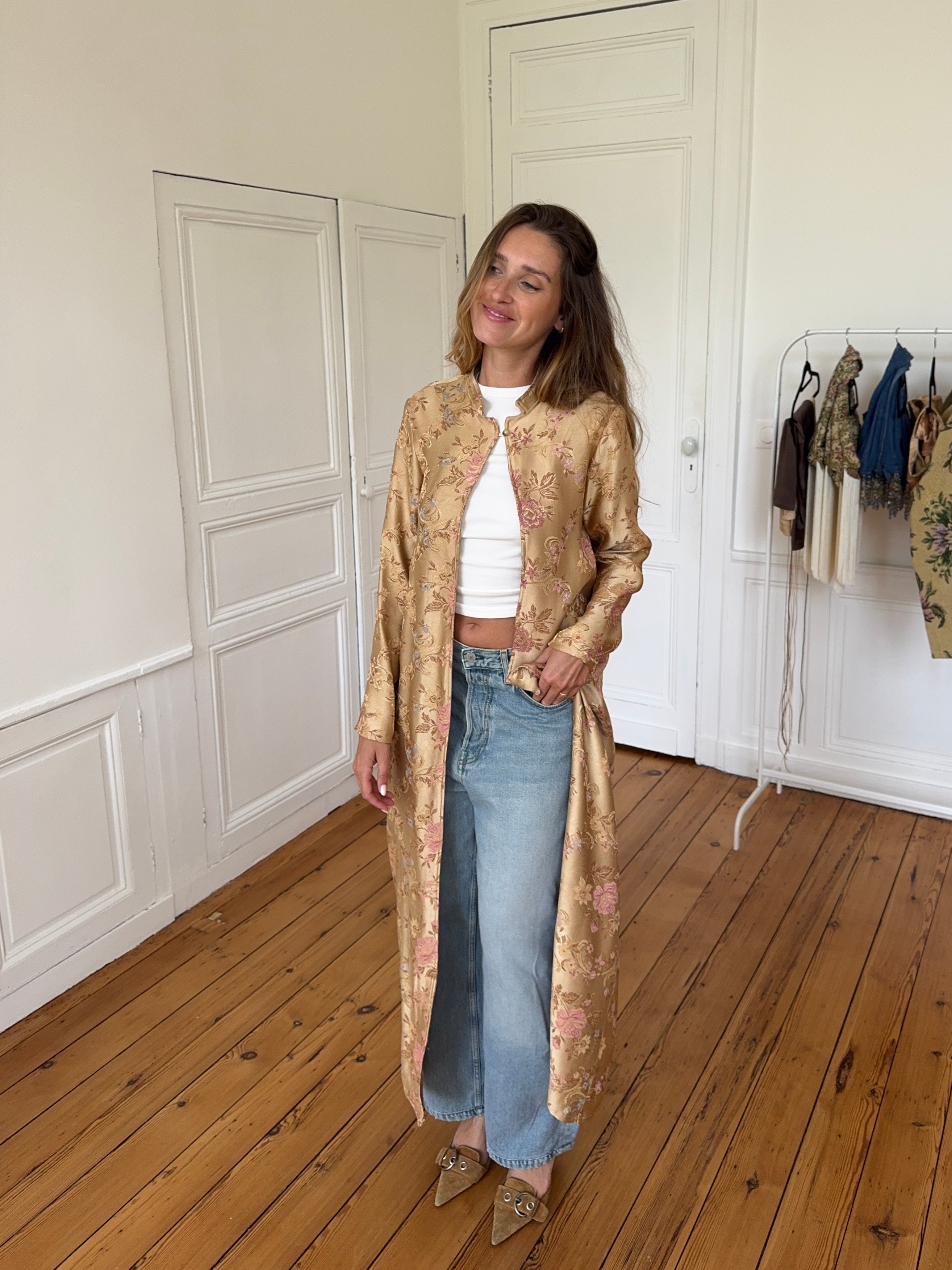 Veste longue upcyclée satinée dorée - S