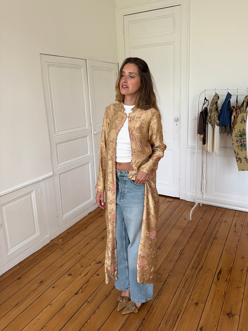 Veste longue upcyclée satinée dorée - S