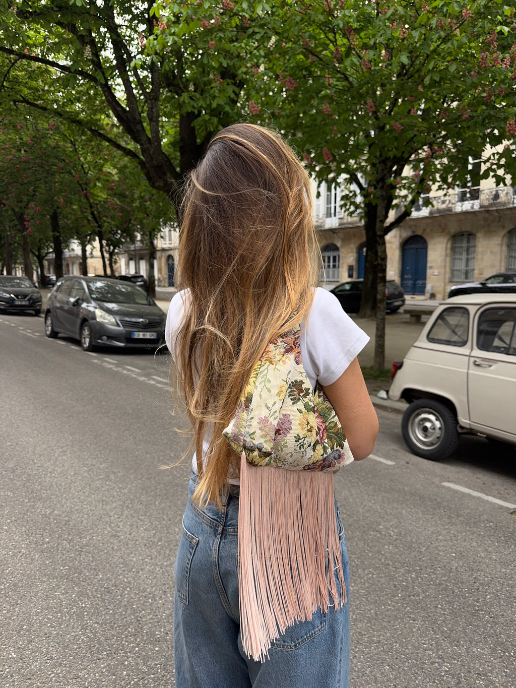 Sac upcyclé fleurs et franges