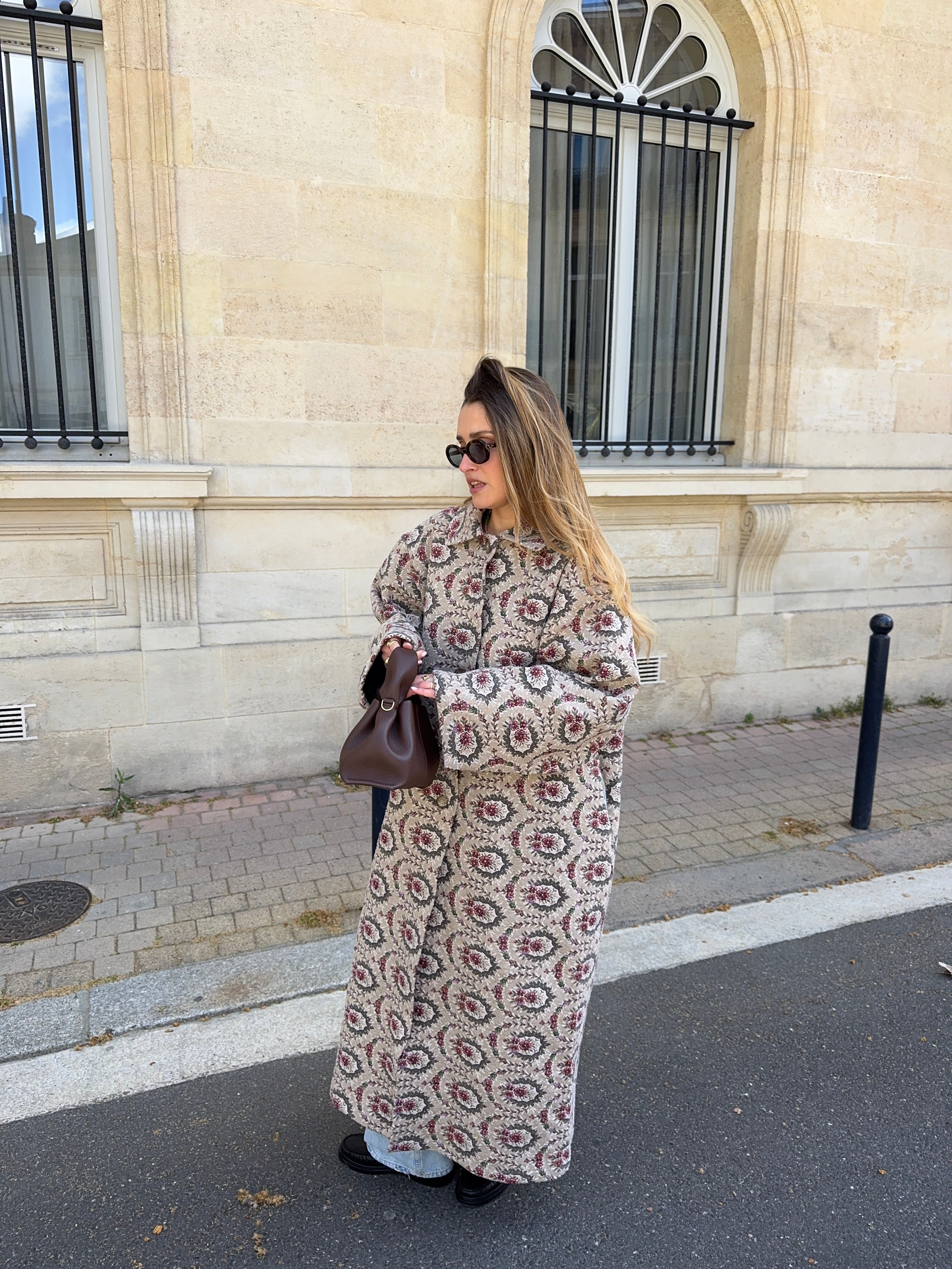 Manteau long upcyclé à motifs fleurs vintage