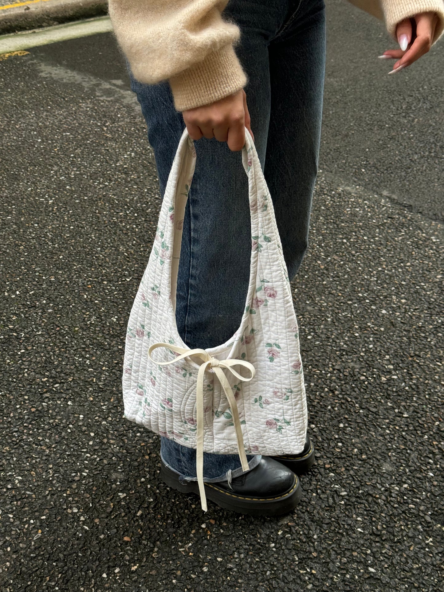 Sac upcyclé matelassé blanc à fleurs