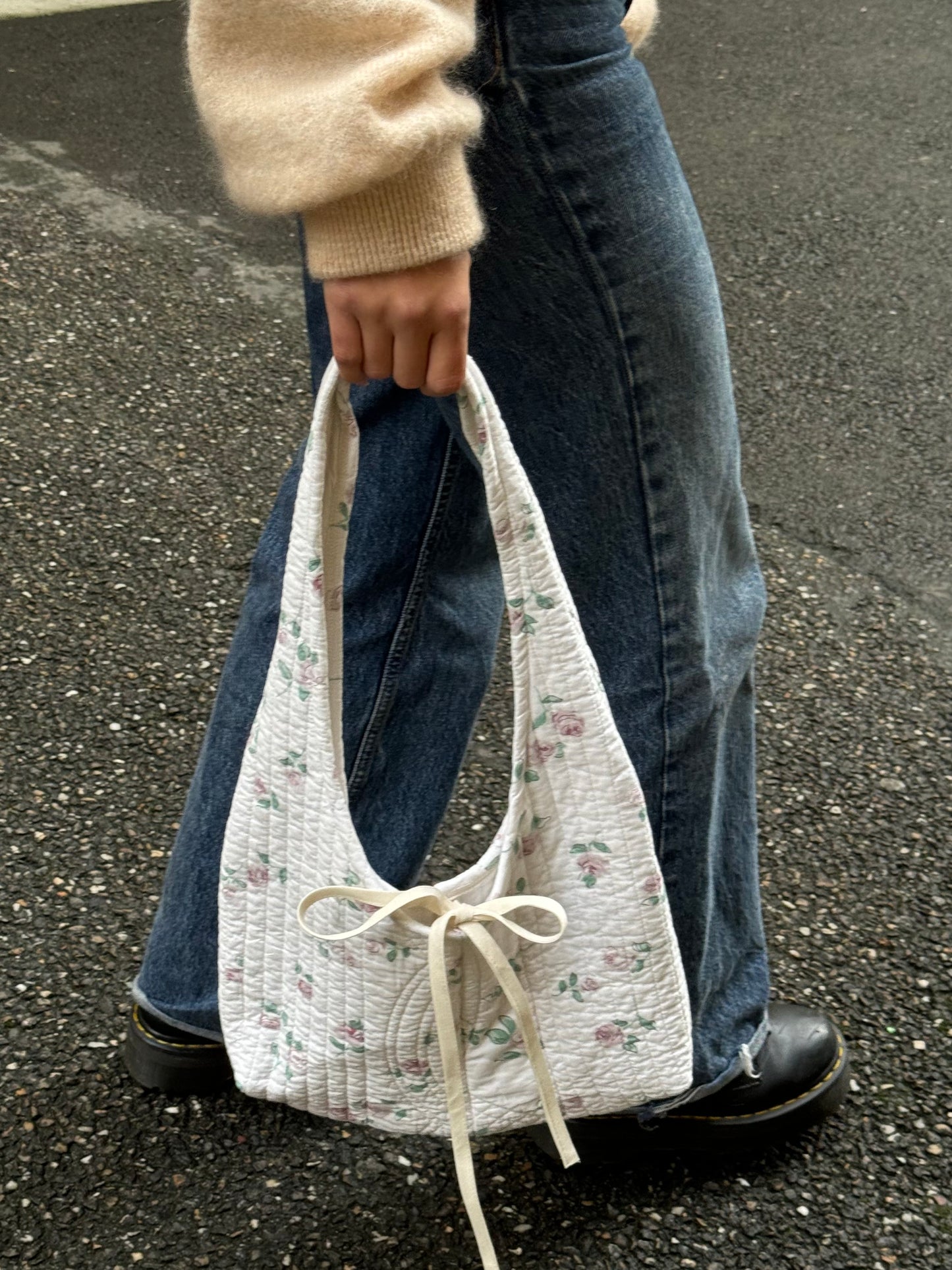 Sac upcyclé matelassé blanc à fleurs