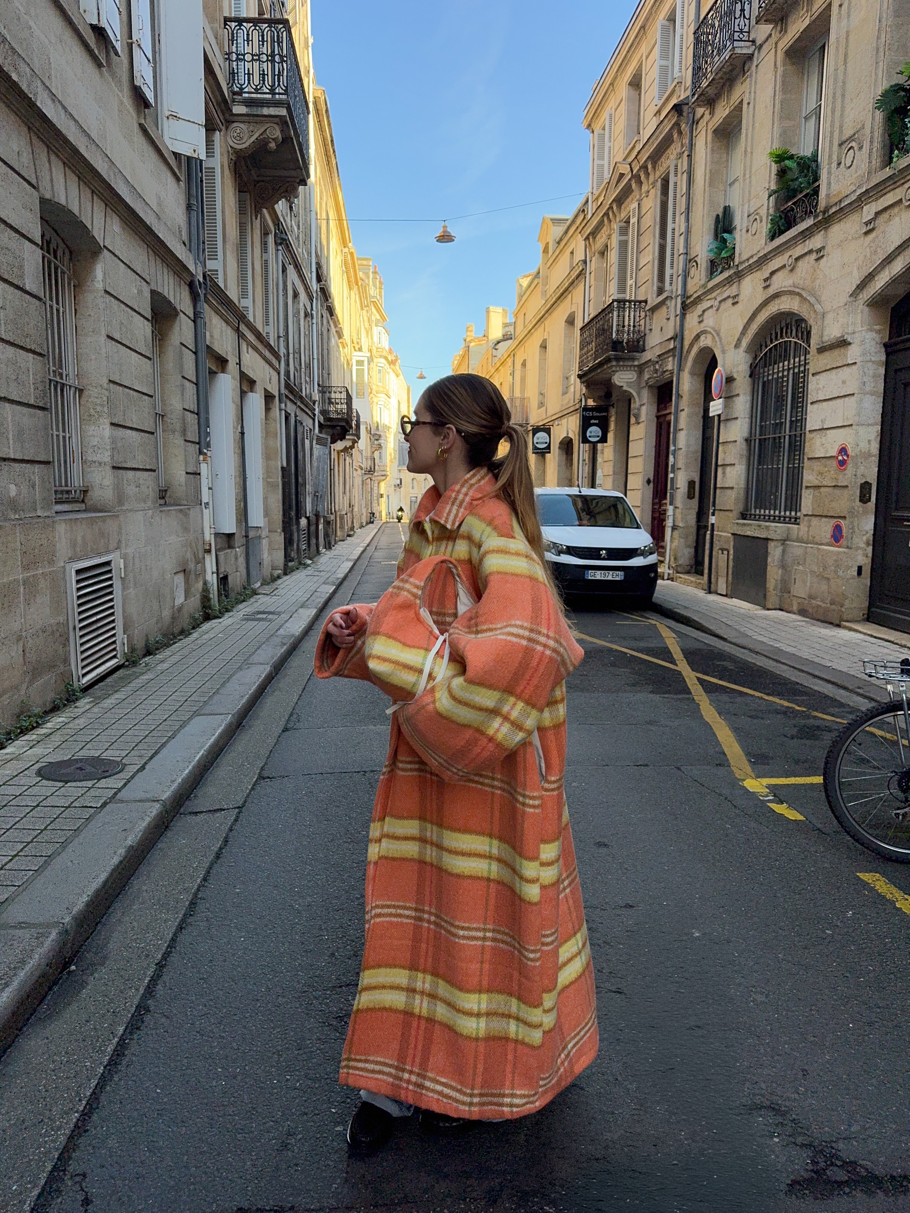 Manteau long upcyclé laine orange à carreaux vintage