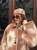 Chapeau upcyclé laine marron et crème à motifs vintage