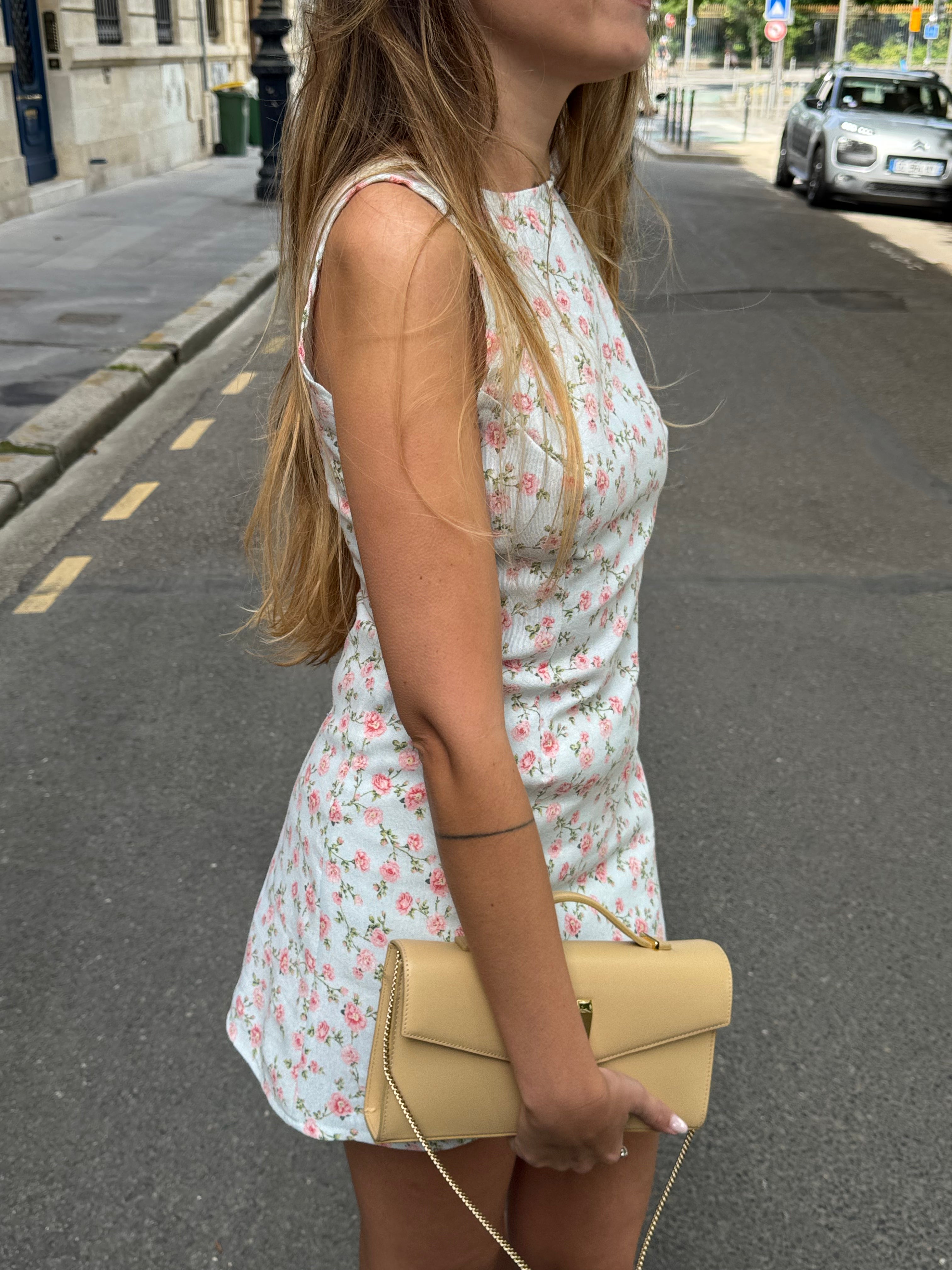 Robe dos nu upcyclée ciel pastel à fleurs vintage