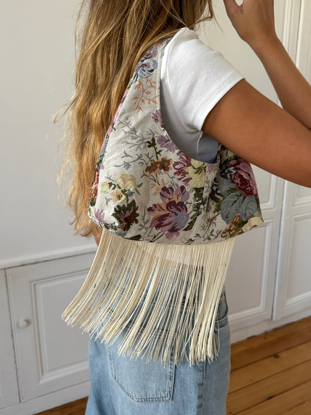 Sac upcyclé fleurs et franges