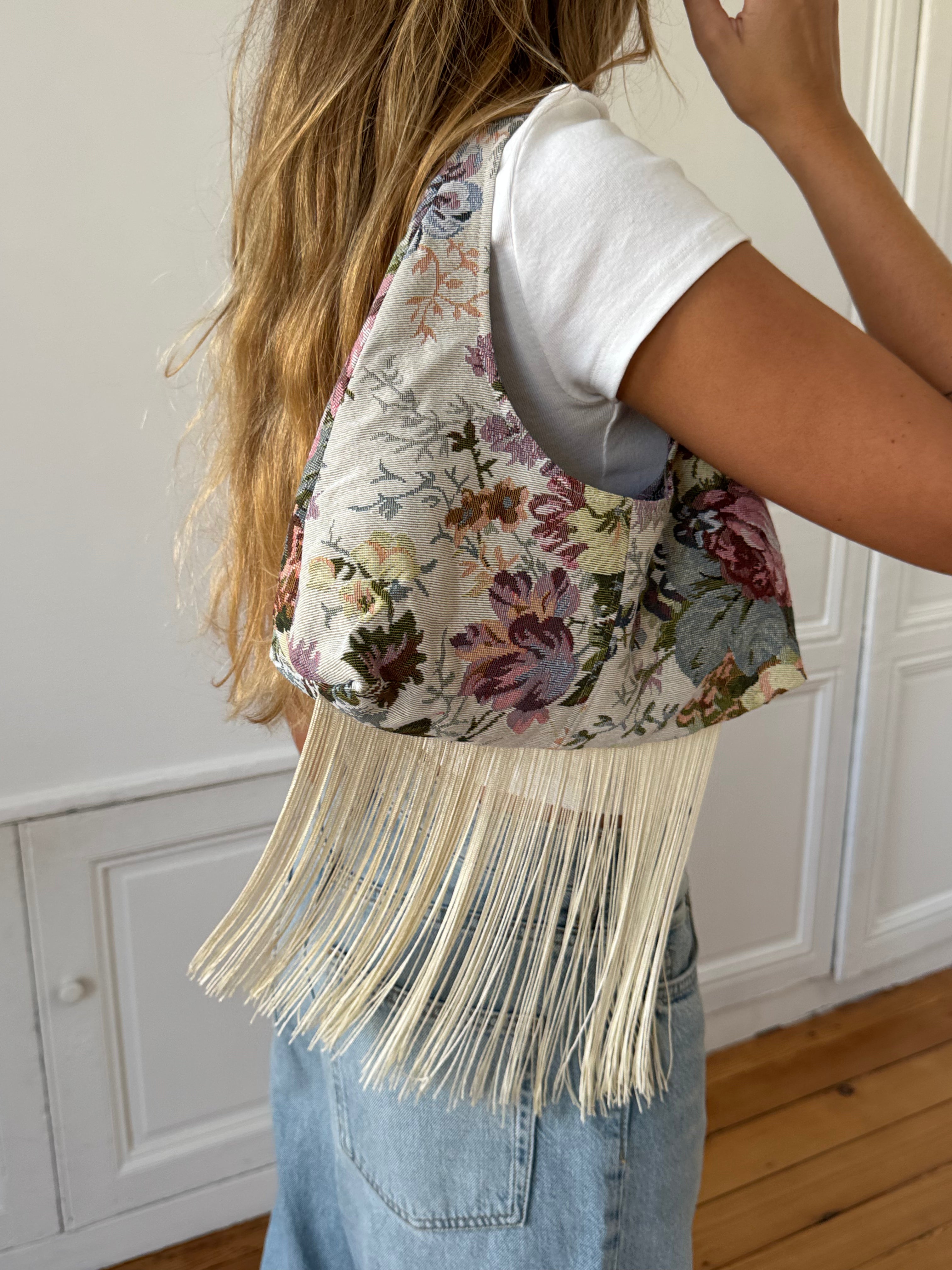 Sac upcyclé fleurs et franges