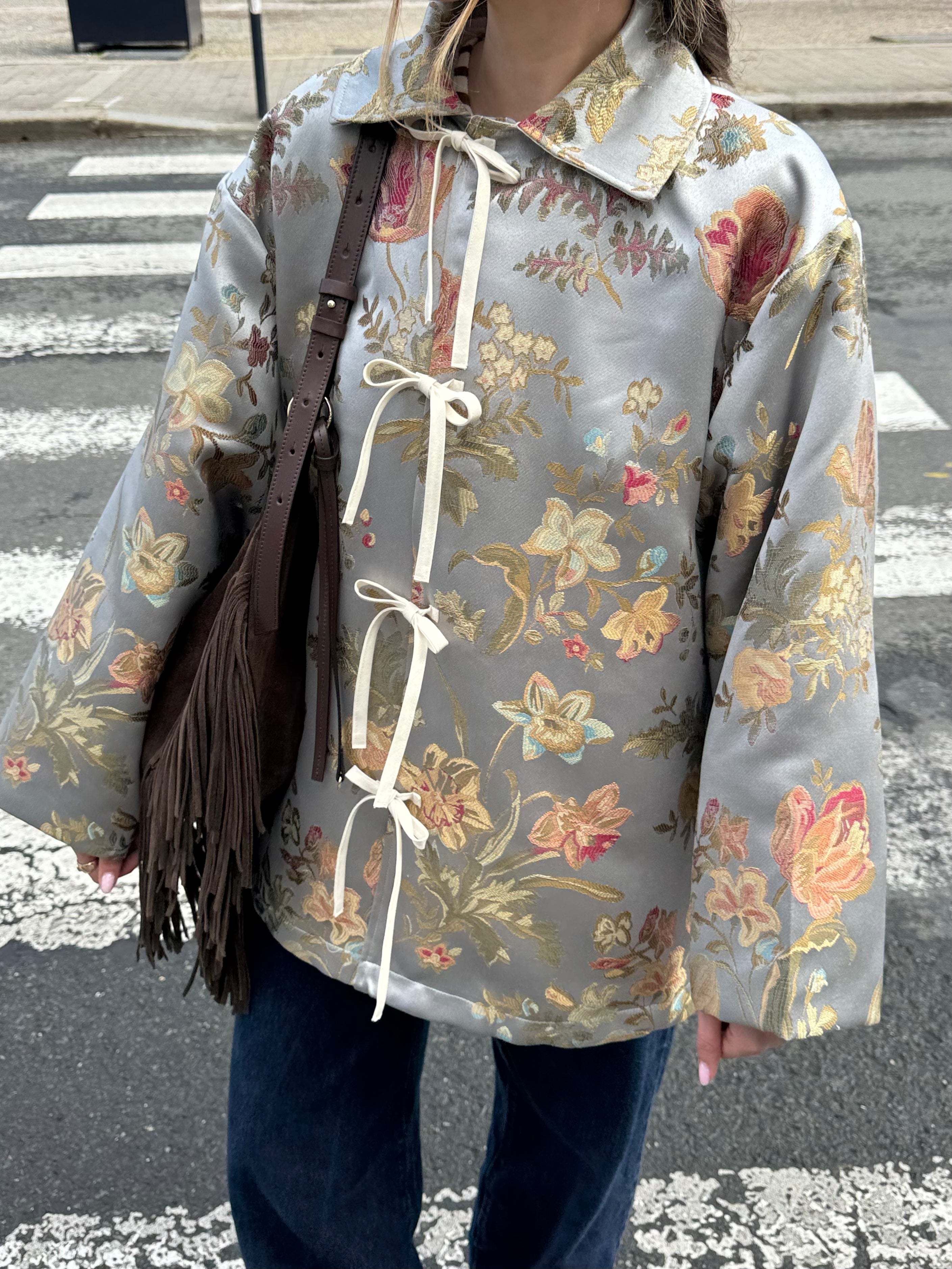 Veste upcyclée bleu-vert satiné à motifs vintage