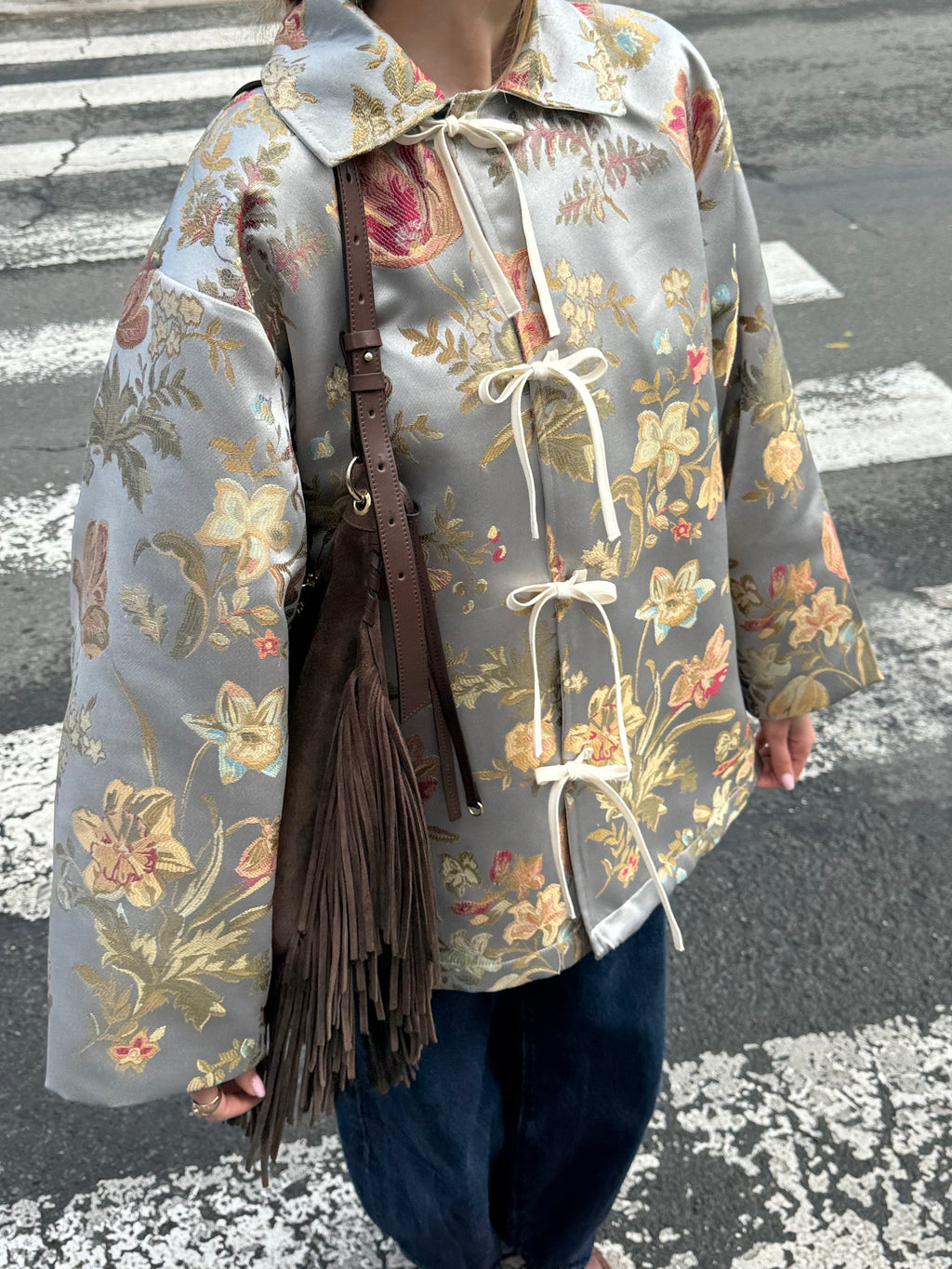 Veste upcyclée bleu-vert satiné à motifs vintage