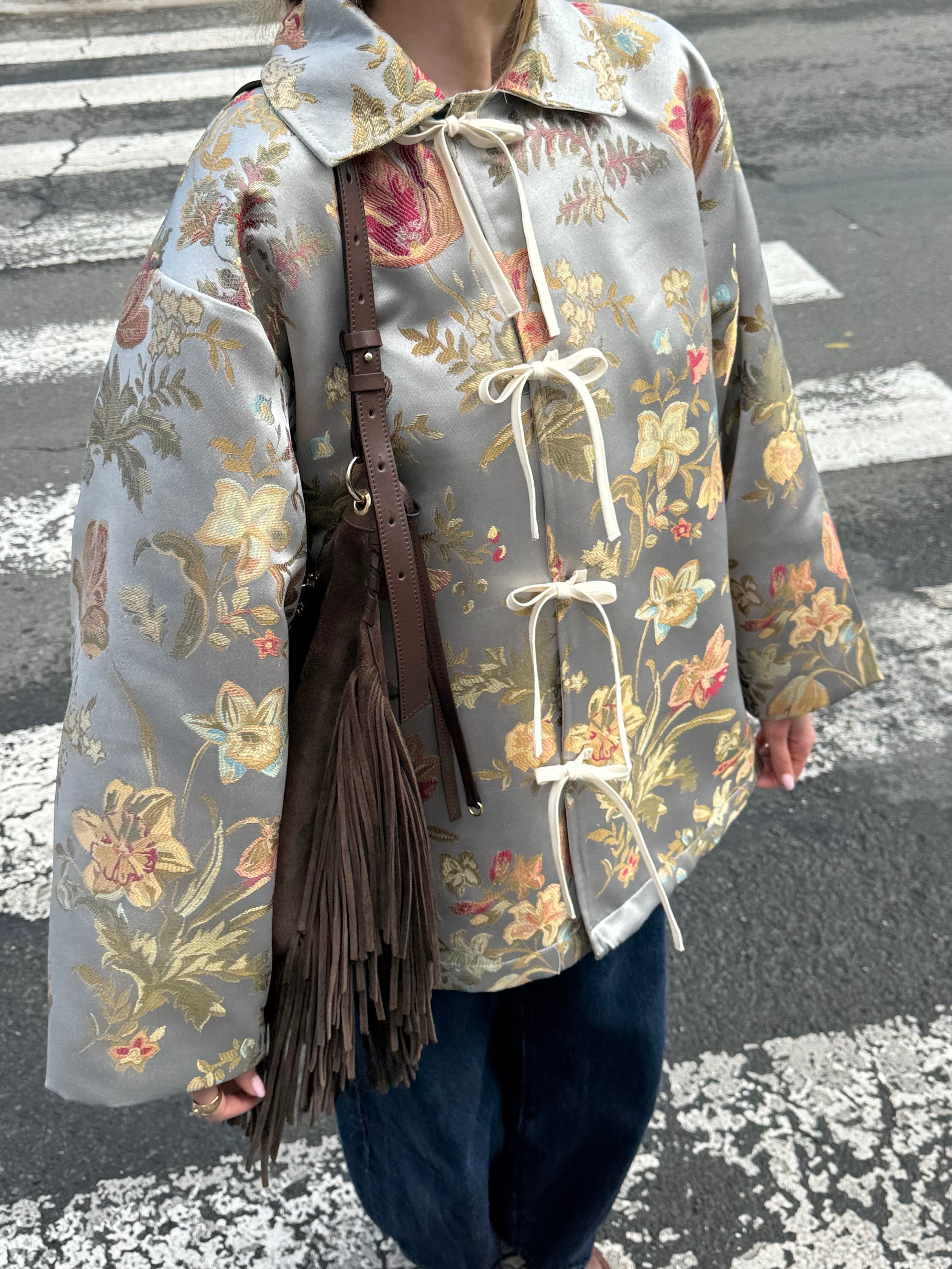 Veste upcyclée bleu-vert satiné à motifs vintage