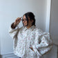 Veste upcyclée matelassée blanche à fleurs