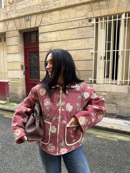 Veste upcyclée matelassée bordeaux fleurie