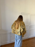 Veste upcyclée à motifs dorés - T1