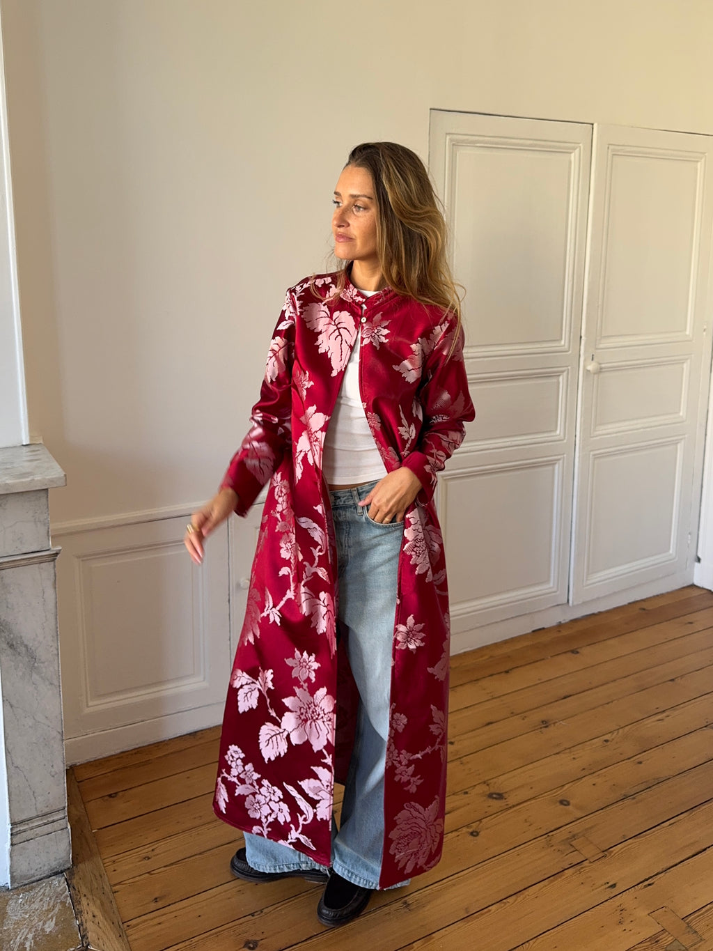Veste longue upcyclée satinée rouge
