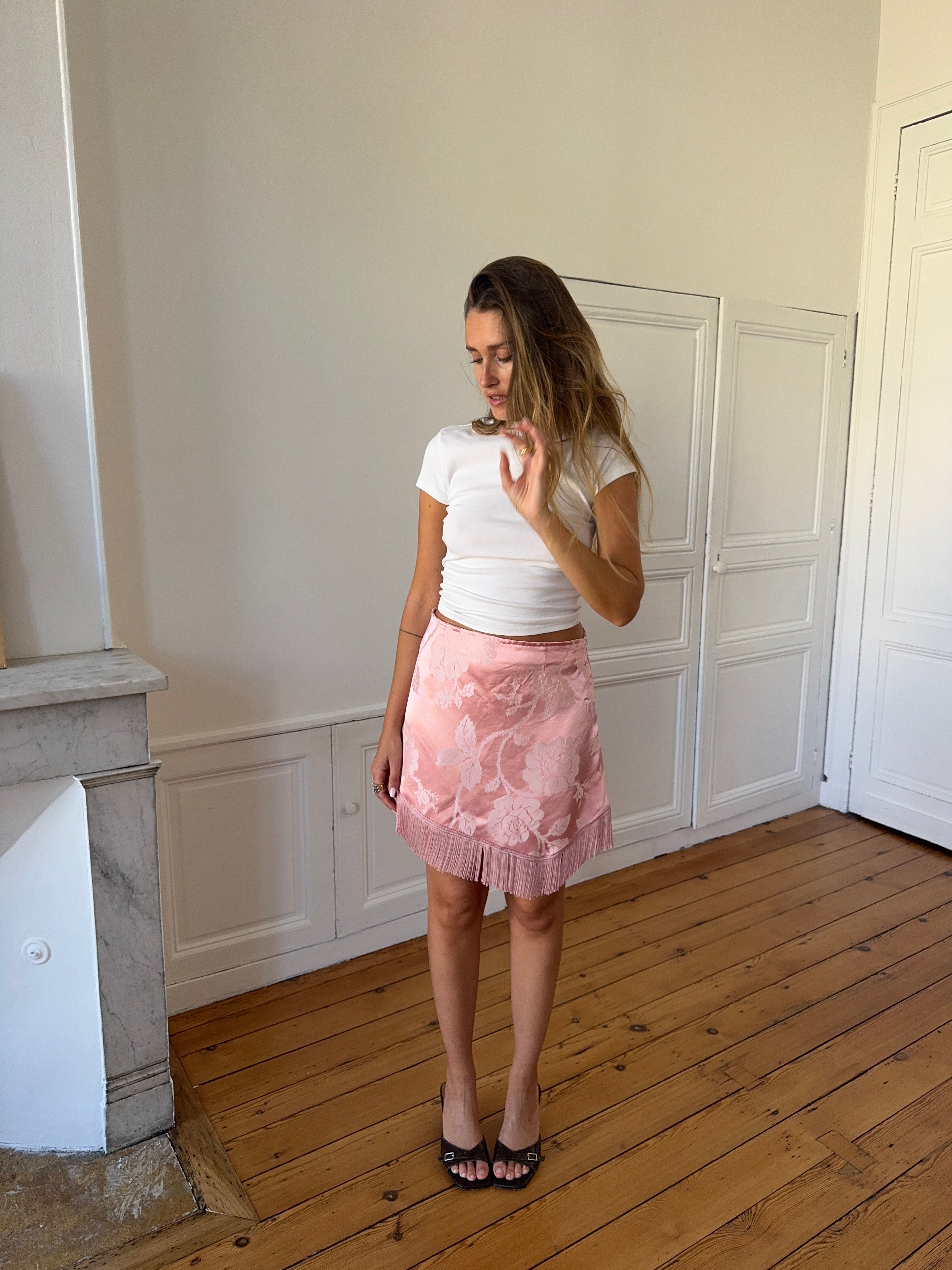 Jupe upcyclée satinée rose et franges