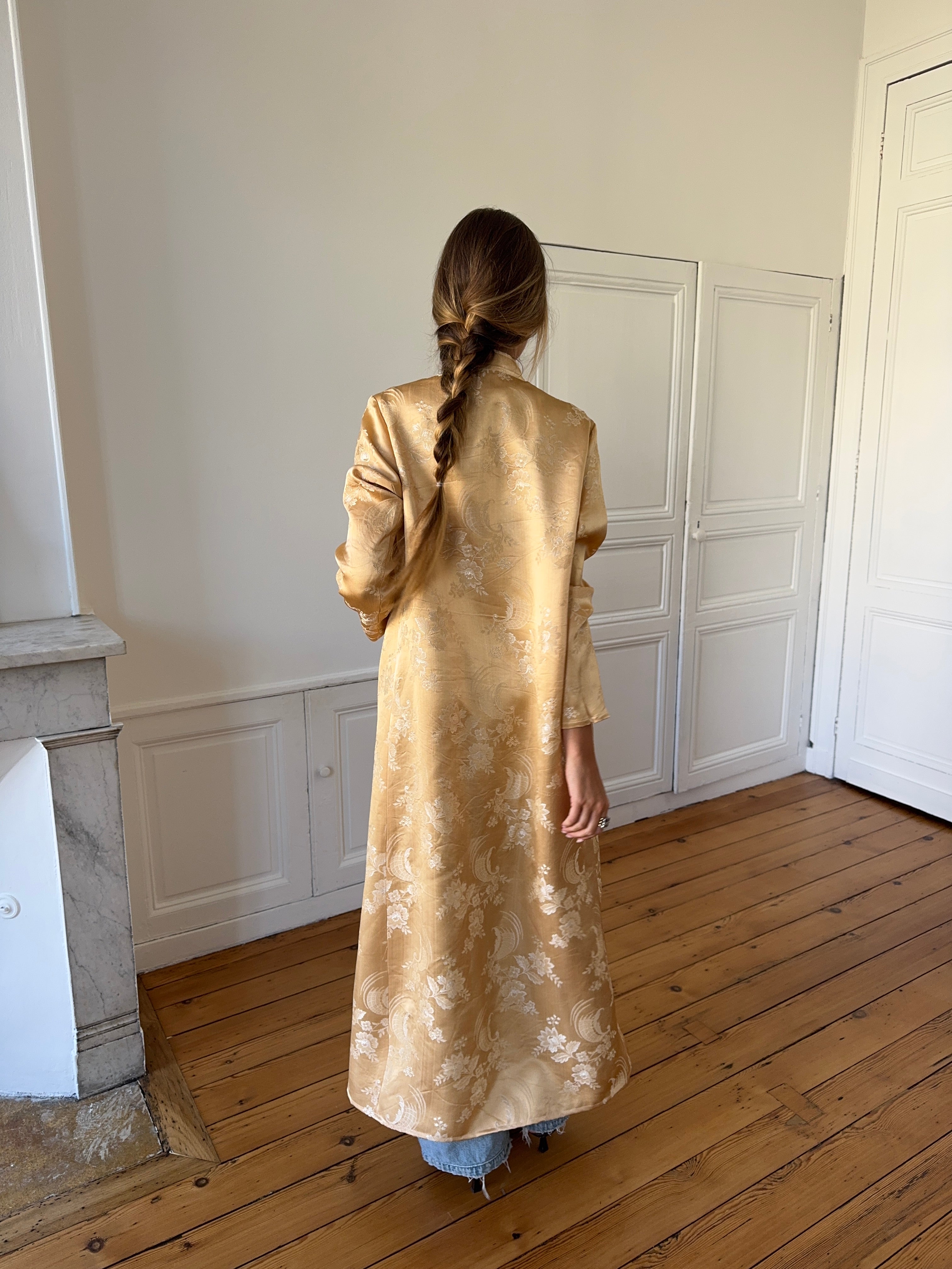 Veste longue upcyclée satinée dorée - S