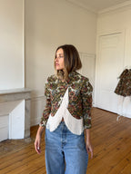 Veste courte upcyclée à fleurs et franges
