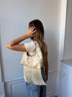 Sac upcyclé satiné crème et franges
