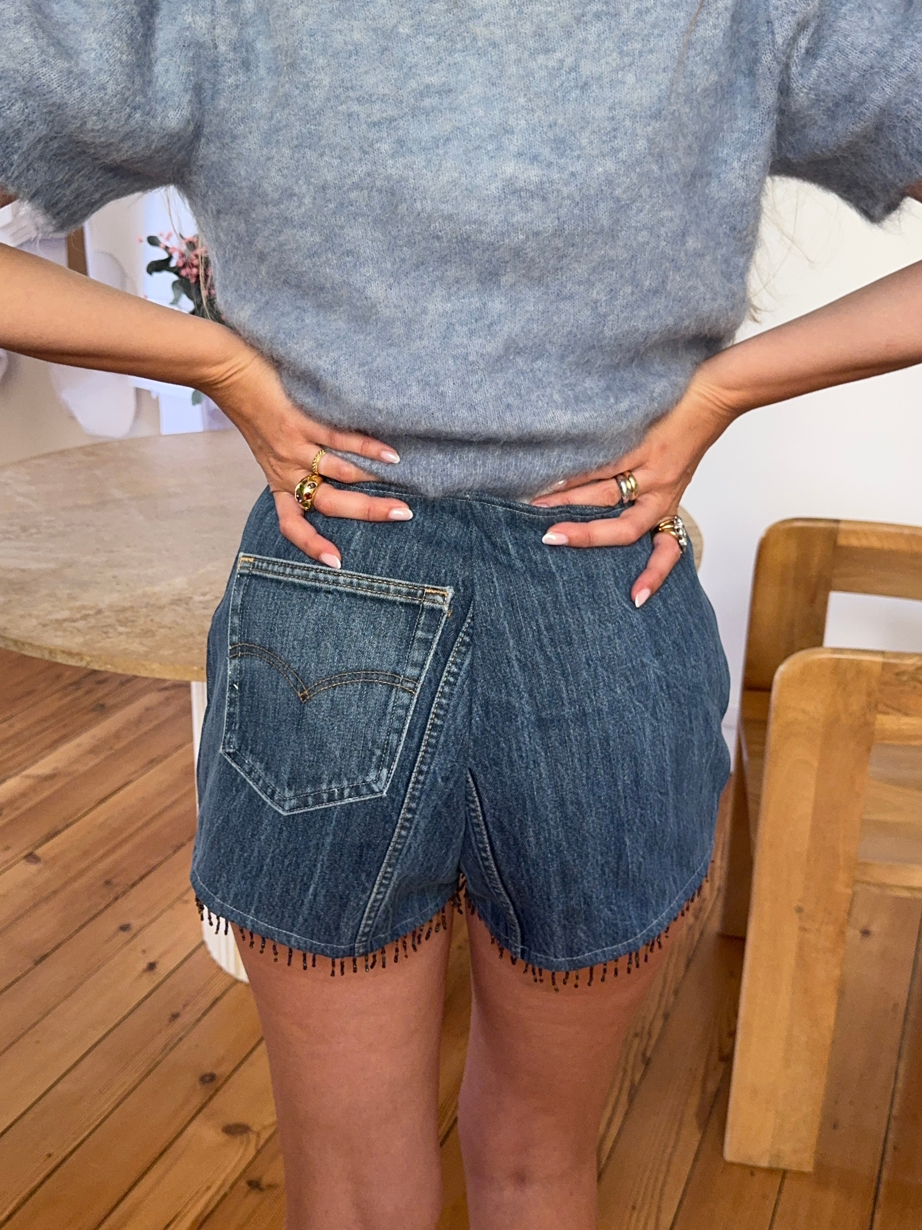 Short upcyclé denim et franges vintage