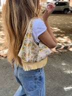 Sac upcyclé crème à fleurs et franges vintage - petit