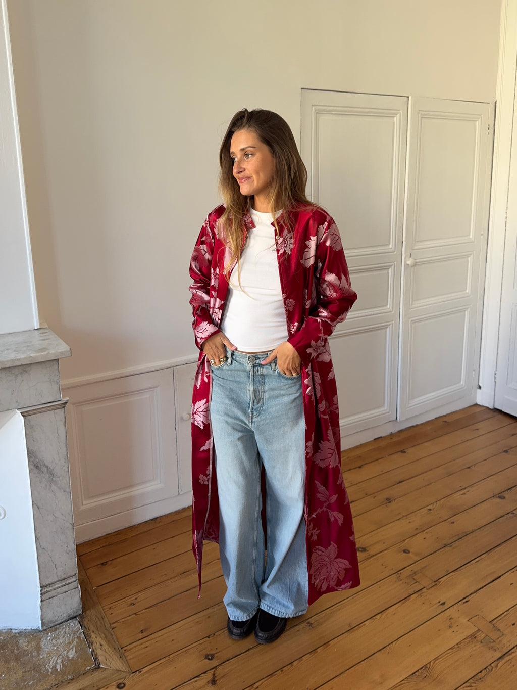Veste longue upcyclée satinée rouge