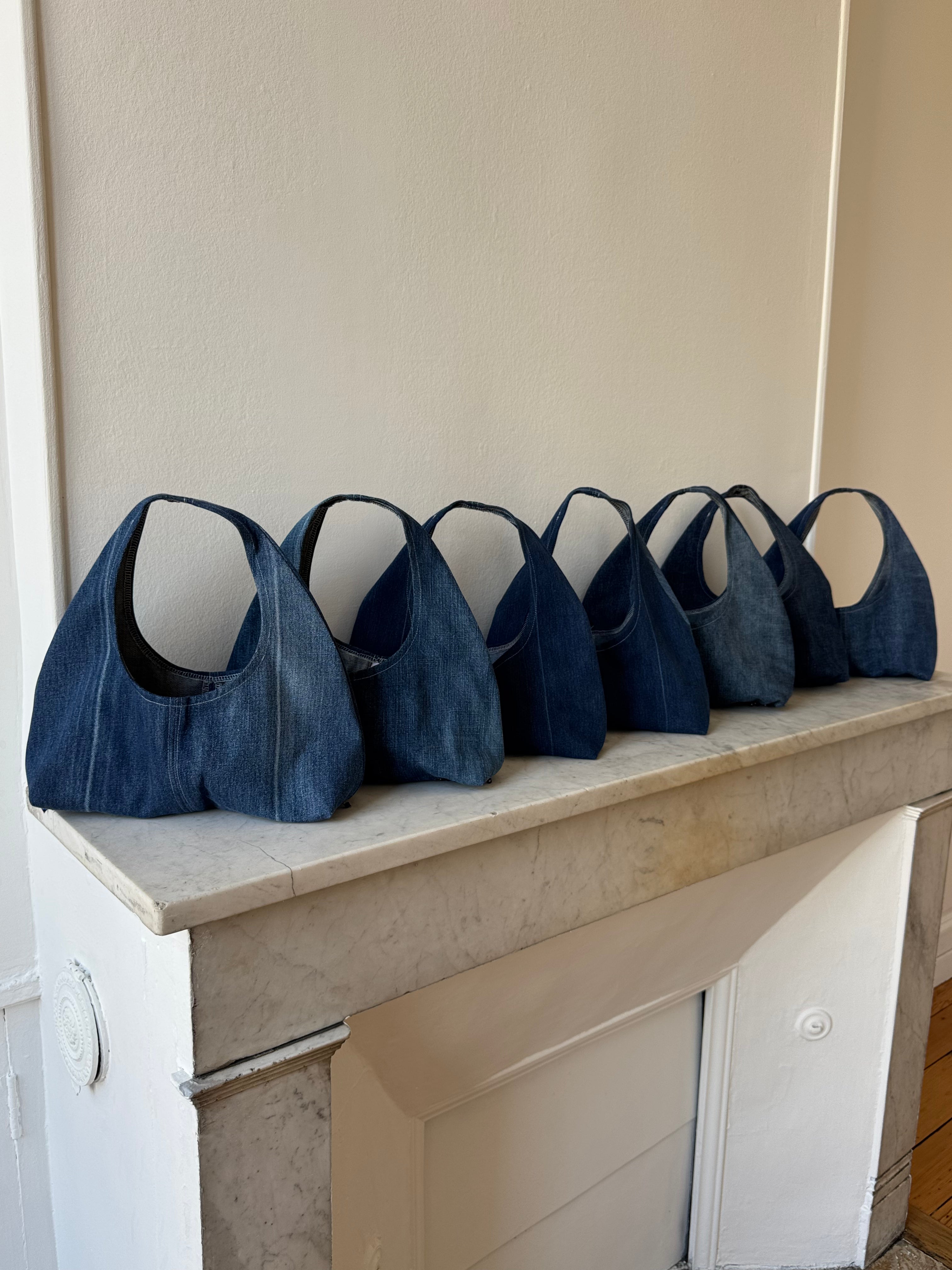 Sac upcyclé denim brut et perles