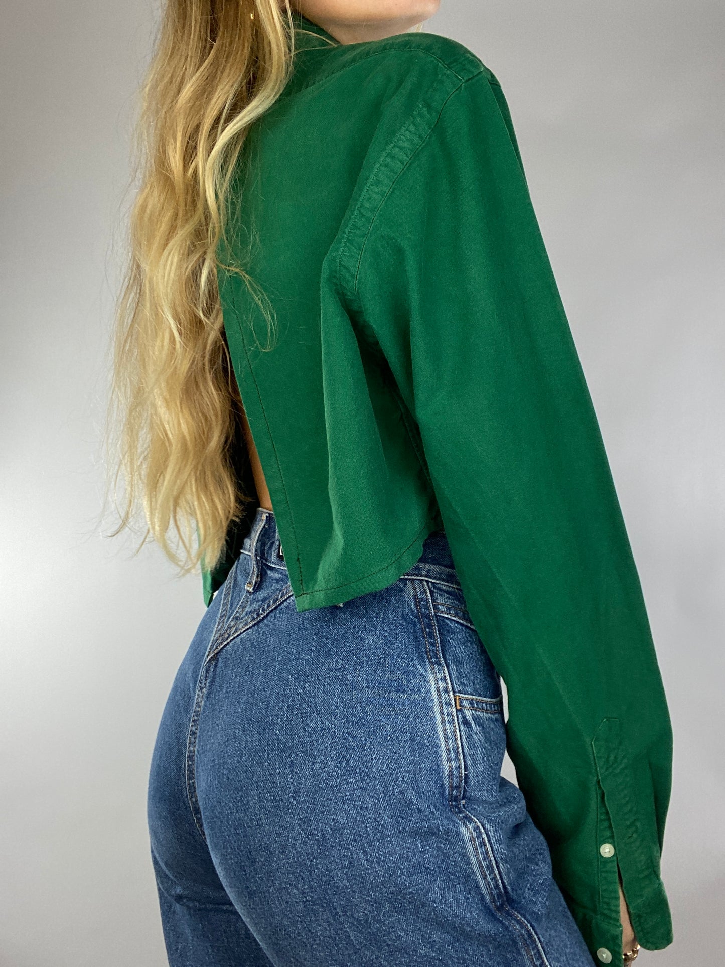 Chemise upcyclée dos nu V vert