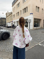 Veste upcyclée matelassée blanche à fleurs violettes
