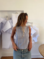 Top dos nu upcyclé blanc à rayures bleues - M