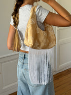 Sac upcyclé satiné doré et franges