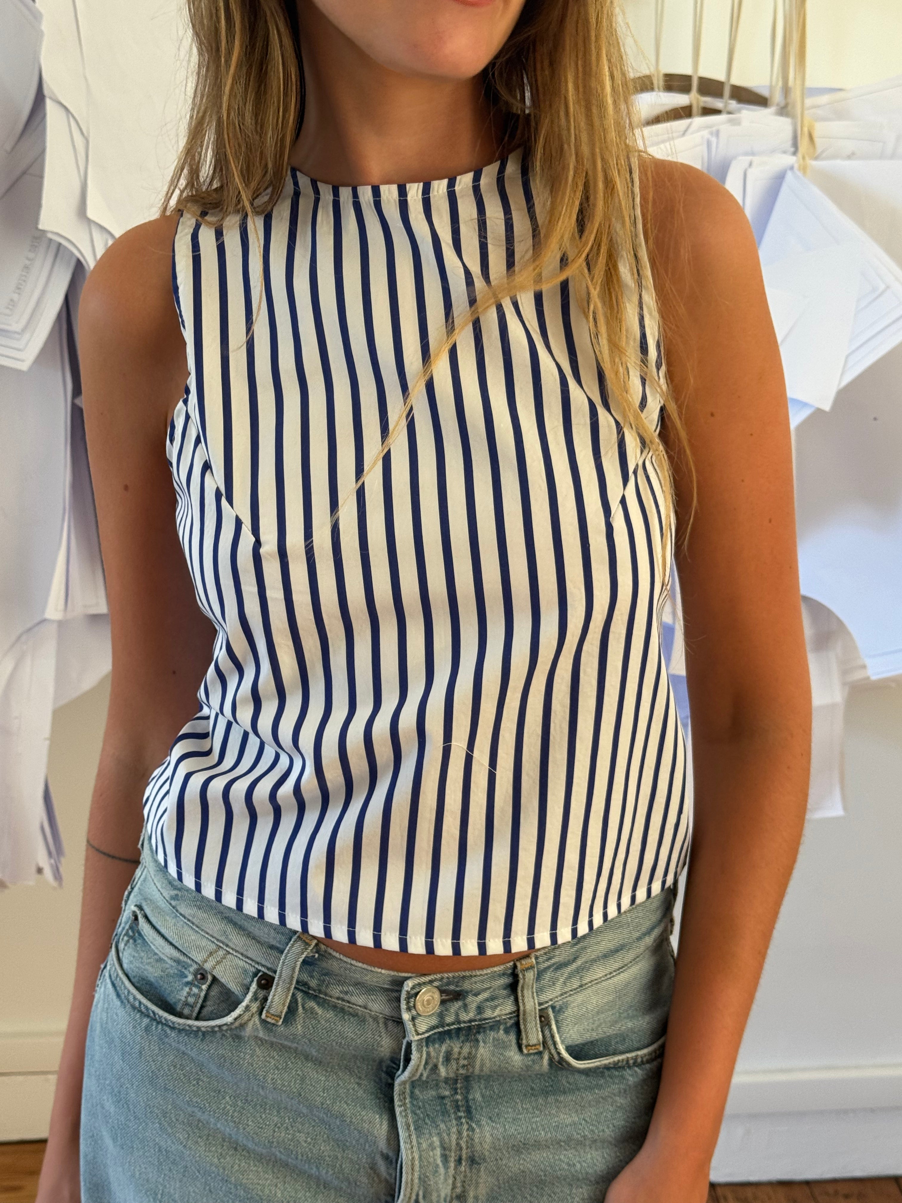 Top dos nu upcyclé blanc à rayures bleues - M
