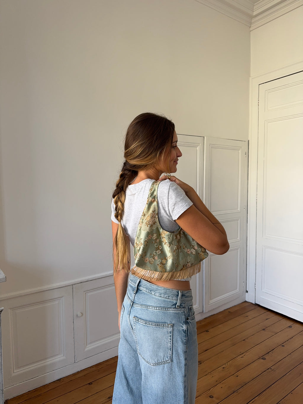 Sac upcyclé satiné vert et franges