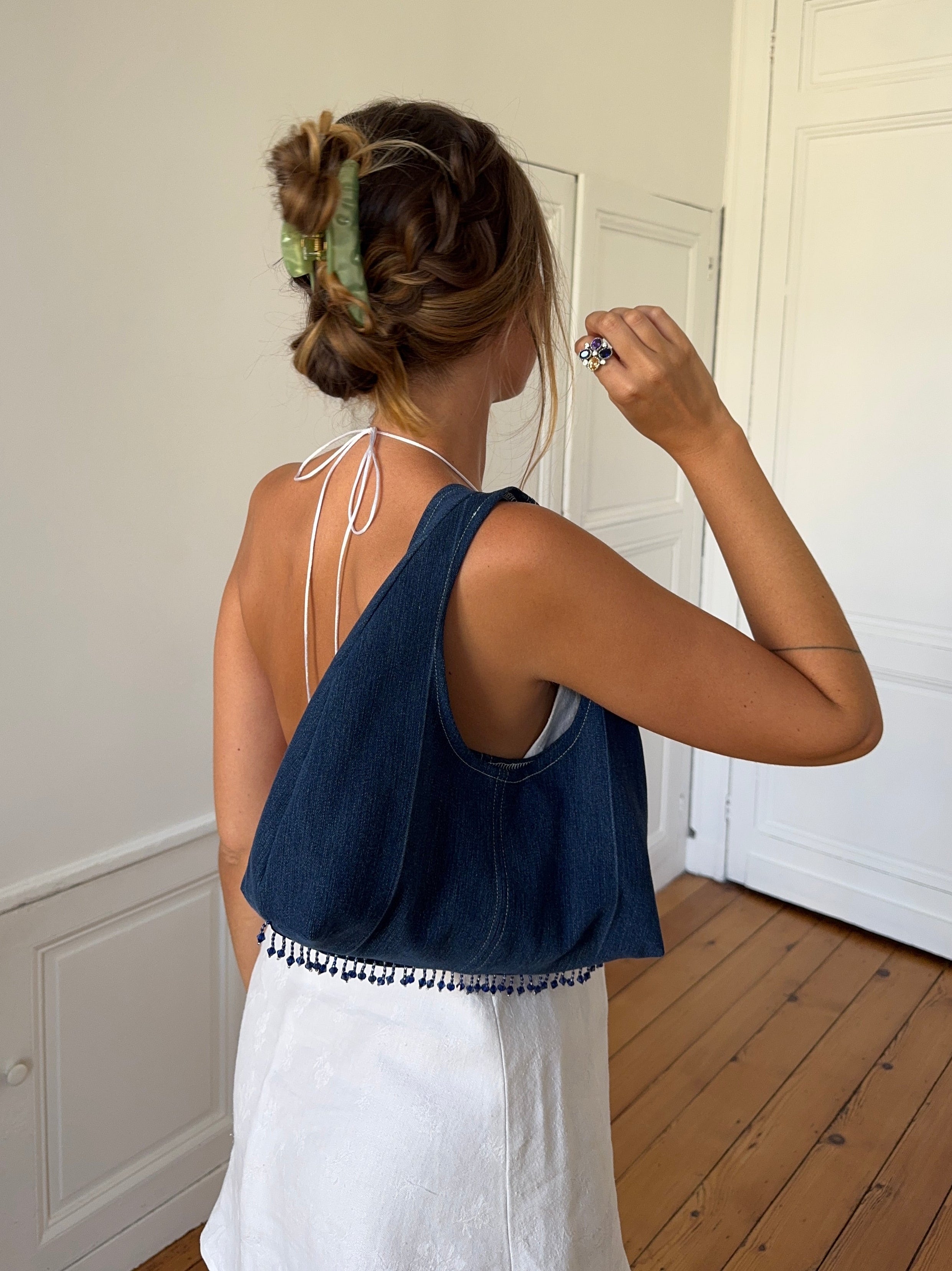 Sac upcyclé denim brut et perles