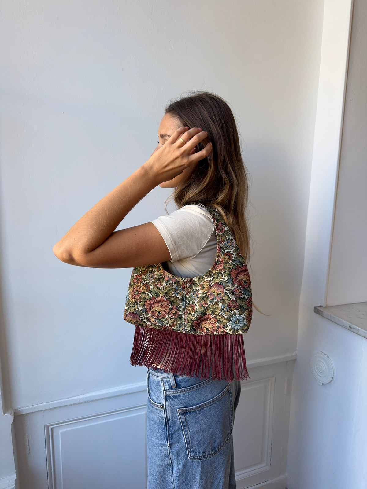 Sac upcyclé à fleurs et franges