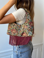 Sac upcyclé à fleurs et franges