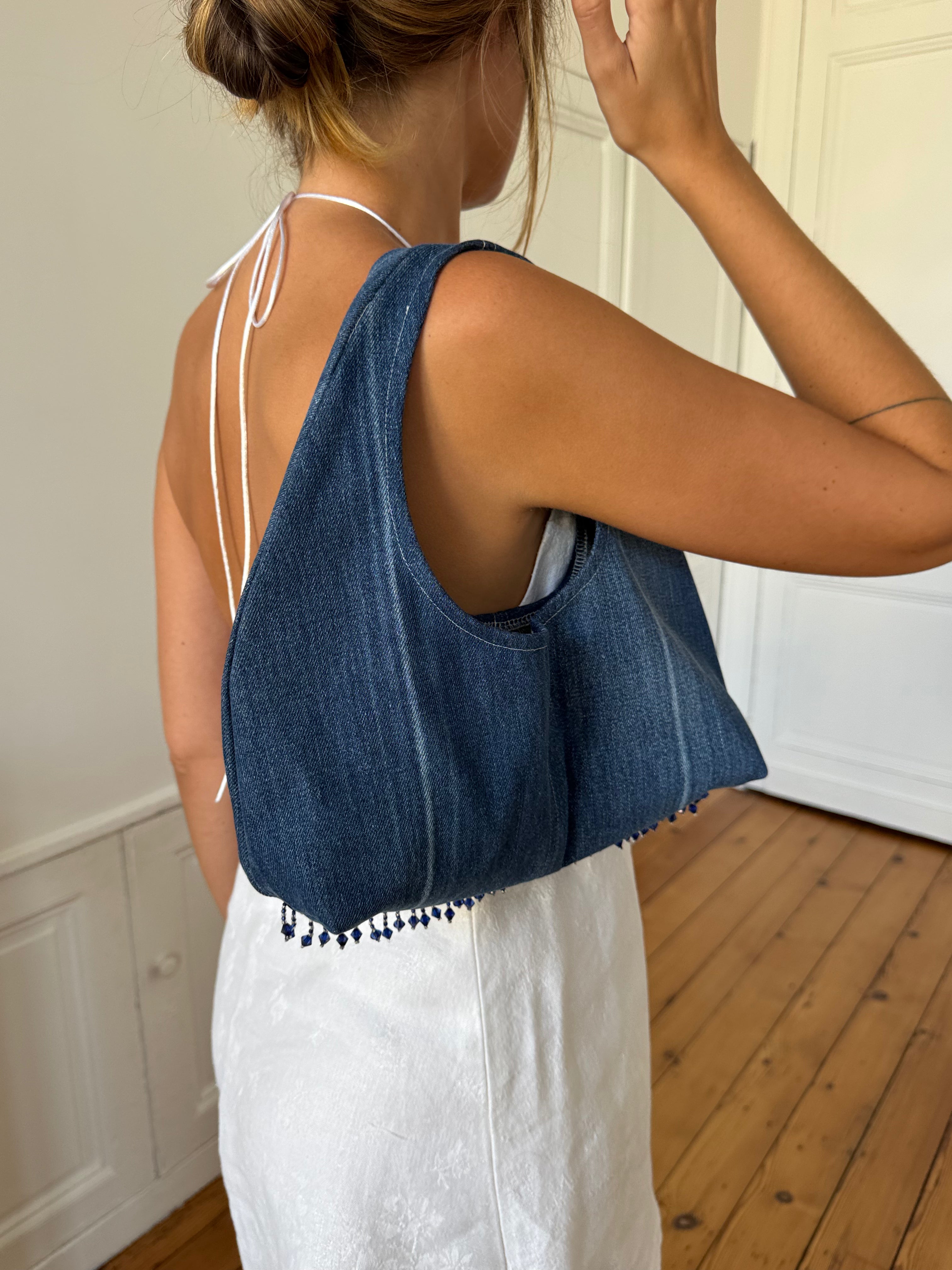Sac upcyclé denim brut et perles